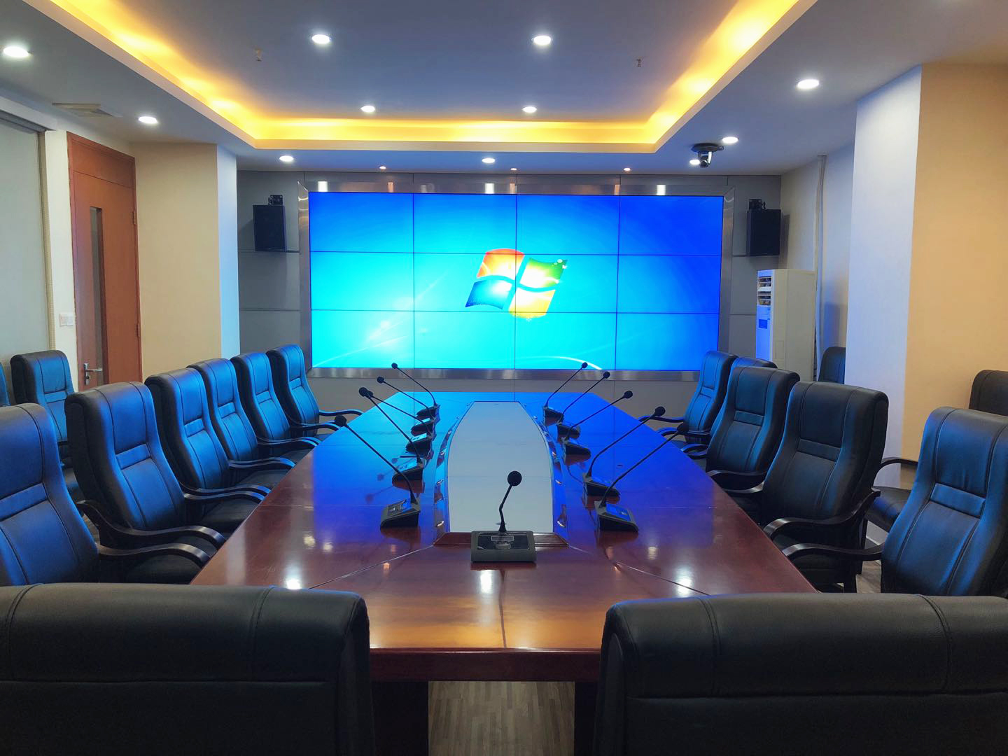 會議室及報告廳大屏幕的實(shí)際應(yīng)用及解決方案?